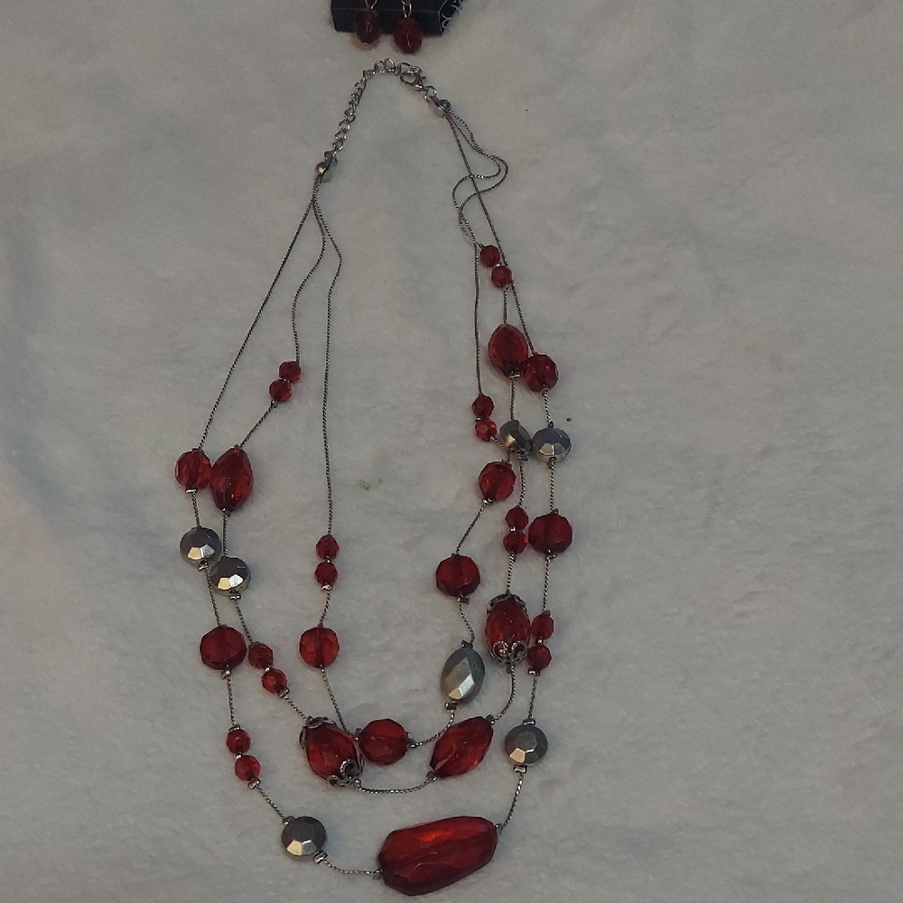 8/$10 Paparazzi Red and Silver Layered Necklace - Picture 1 of 5